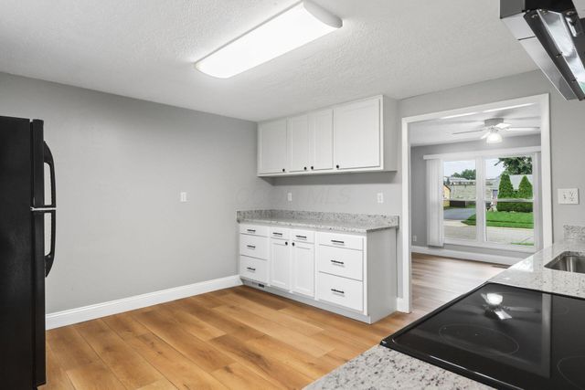 450 Amesbury Drive, Gahanna, OH 43230