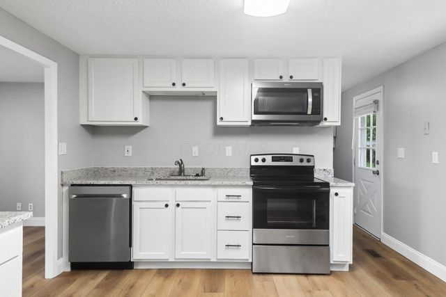 450 Amesbury Drive, Gahanna, OH 43230
