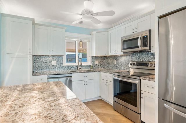 2305 RIVERBLUFF PARKWAY V256, Sarasota, FL 34231