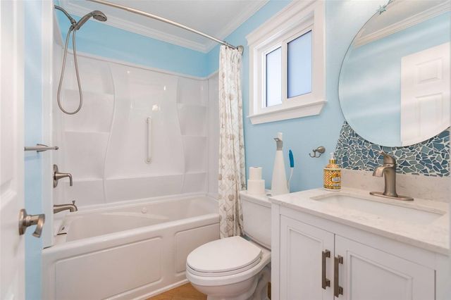2305 RIVERBLUFF PARKWAY V256, Sarasota, FL 34231