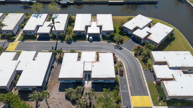 2305 RIVERBLUFF PARKWAY V256, Sarasota, FL 34231