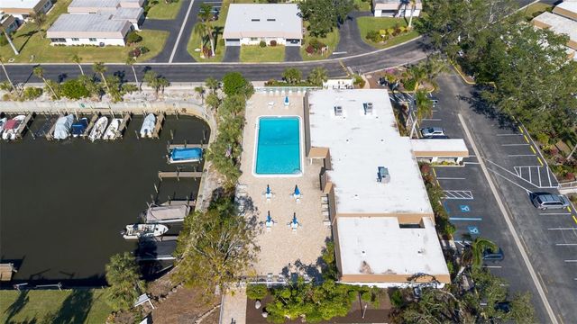 2305 RIVERBLUFF PARKWAY V256, Sarasota, FL 34231