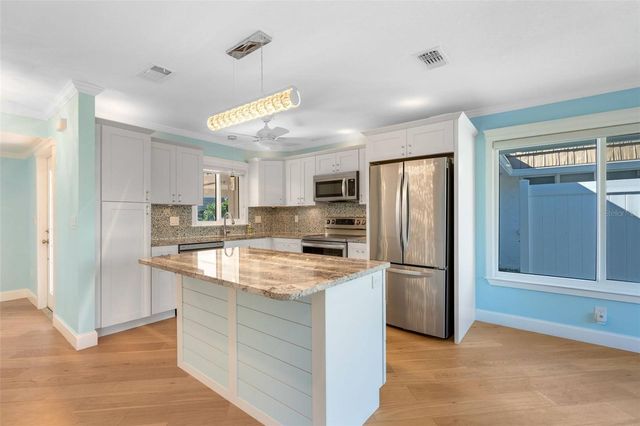 2305 RIVERBLUFF PARKWAY V256, Sarasota, FL 34231