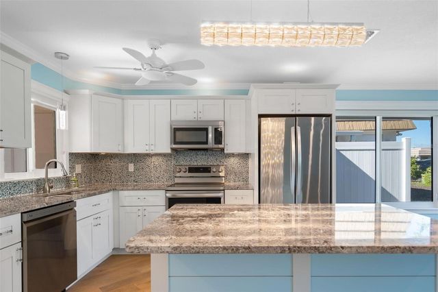 2305 RIVERBLUFF PARKWAY V256, Sarasota, FL 34231