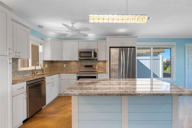 2305 RIVERBLUFF PARKWAY V256, Sarasota, FL 34231