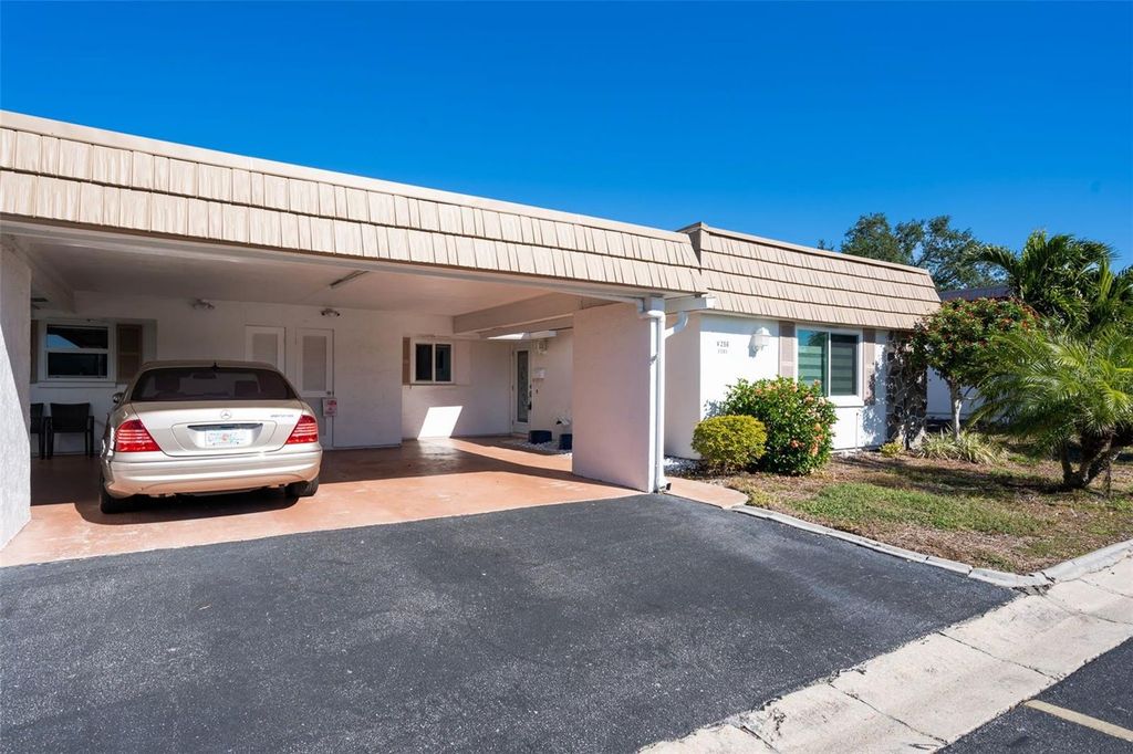 2305 RIVERBLUFF PARKWAY V256, Sarasota, FL 34231