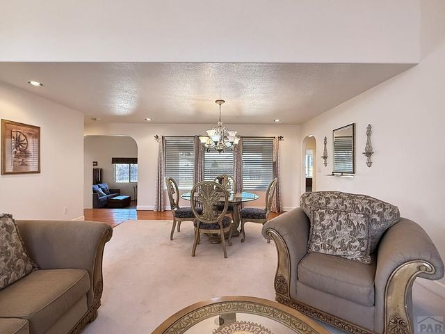 17 Redondo Ln, Pueblo, CO 81005