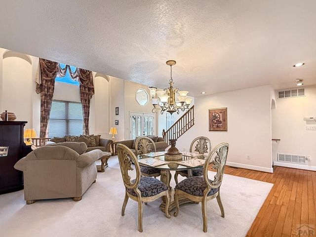 17 Redondo Ln, Pueblo, CO 81005