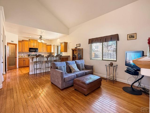 17 Redondo Ln, Pueblo, CO 81005