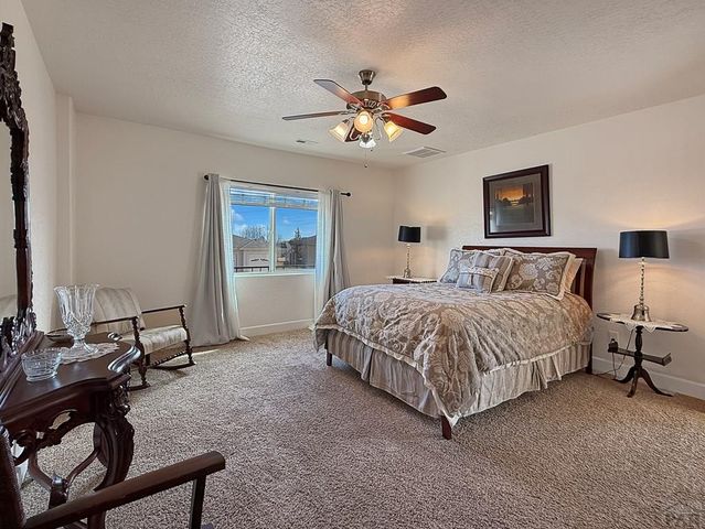 17 Redondo Ln, Pueblo, CO 81005