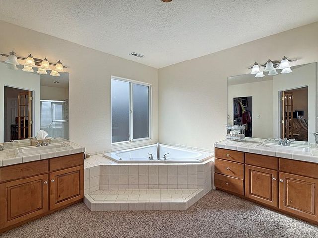 17 Redondo Ln, Pueblo, CO 81005