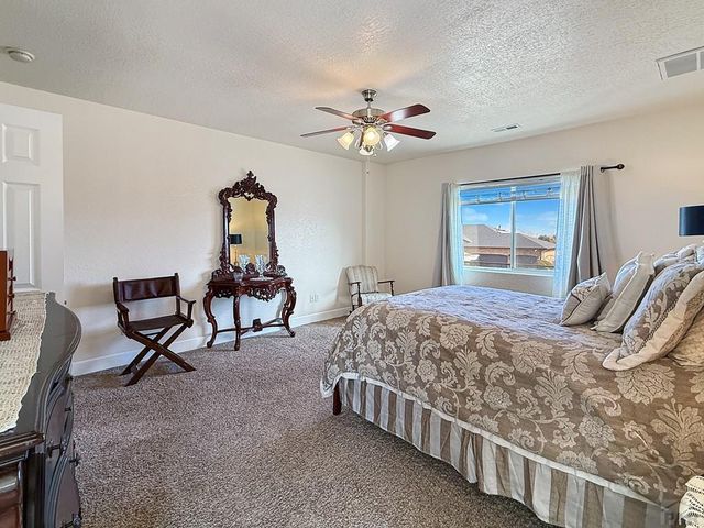 17 Redondo Ln, Pueblo, CO 81005