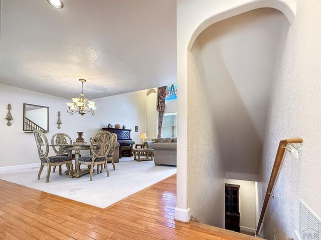 17 Redondo Ln, Pueblo, CO 81005