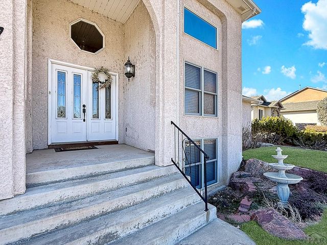 17 Redondo Ln, Pueblo, CO 81005