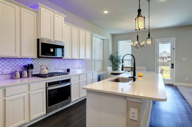 2707 Lazy Pine Lane, Arlington, TX 76001