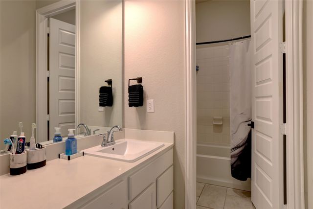 2707 Lazy Pine Lane, Arlington, TX 76001
