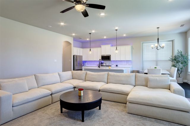 2707 Lazy Pine Lane, Arlington, TX 76001