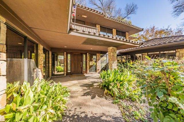 4829 Overton Woods Drive, Fort Worth, TX 76109