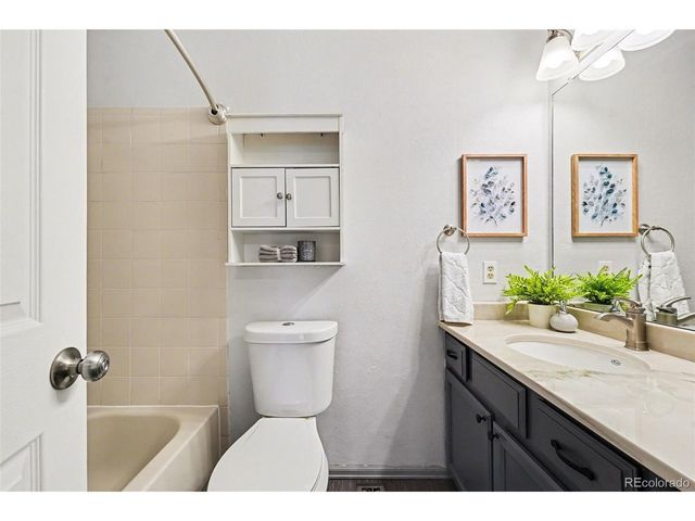 10289 Halleys Way, Littleton, CO 80125