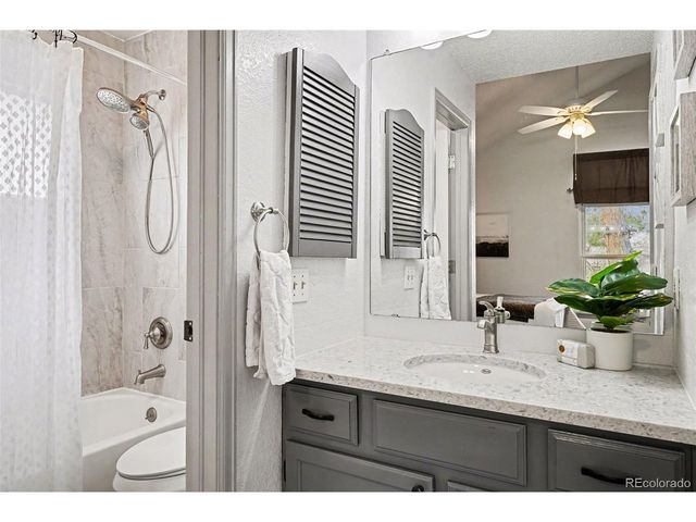 10289 Halleys Way, Littleton, CO 80125