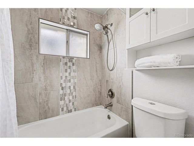 10289 Halleys Way, Littleton, CO 80125