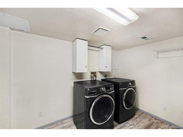 10289 Halleys Way, Littleton, CO 80125