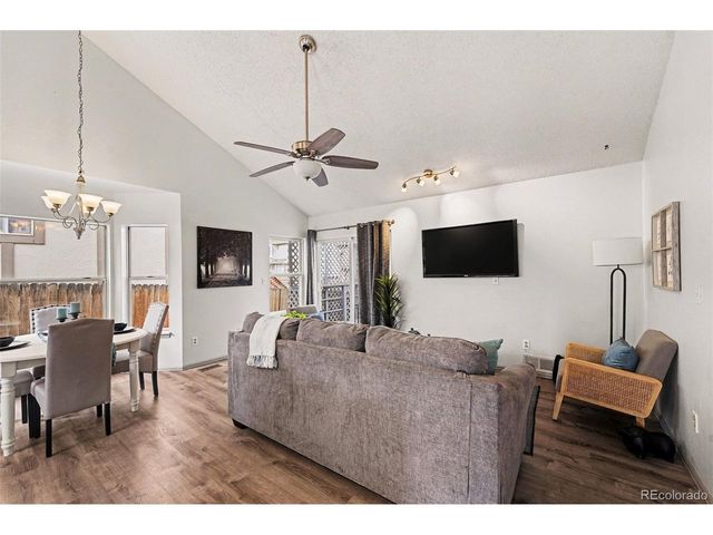 10289 Halleys Way, Littleton, CO 80125