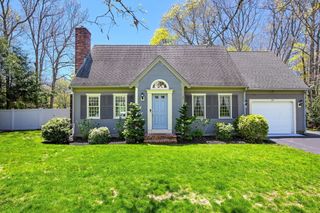 27 Dogwood Dr, Sandwich, MA 02644