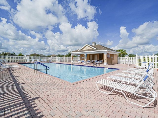 1465 Carriage Court, Vero Beach, FL 32966