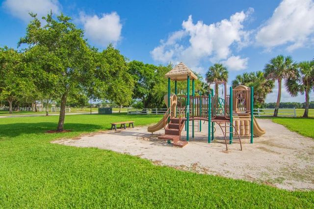 1465 Carriage Court, Vero Beach, FL 32966