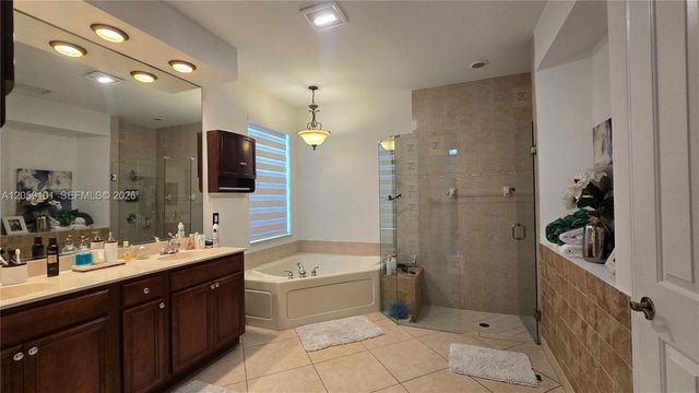 19179 S Gardenia Ave, Weston, FL 33332