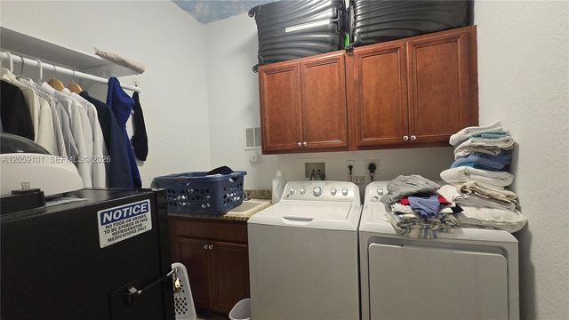 19179 S Gardenia Ave, Weston, FL 33332