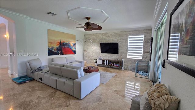 19179 S Gardenia Ave, Weston, FL 33332