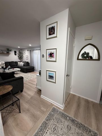 69 New Holland Village, Nanuet, NY 10954