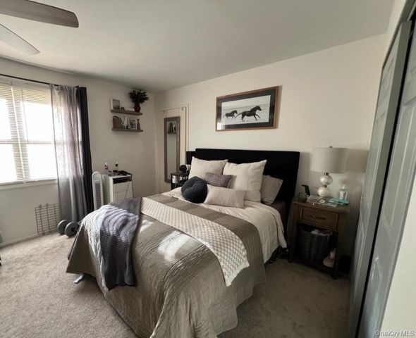 69 New Holland Village, Nanuet, NY 10954