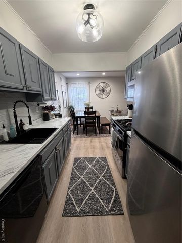 69 New Holland Village, Nanuet, NY 10954