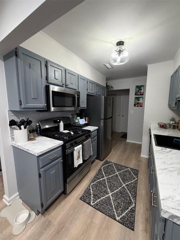 69 New Holland Village, Nanuet, NY 10954