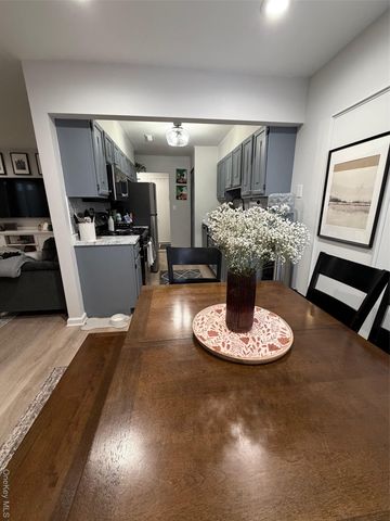 69 New Holland Village, Nanuet, NY 10954