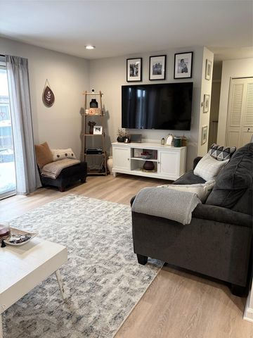 69 New Holland Village, Nanuet, NY 10954