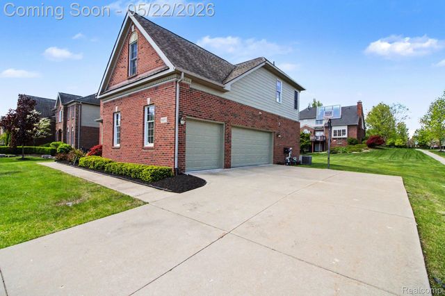 50371 LANGLEY Drive, Novi, MI 48374