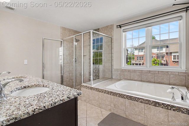 50371 LANGLEY Drive, Novi, MI 48374