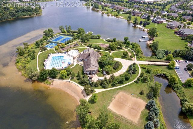 50371 LANGLEY Drive, Novi, MI 48374