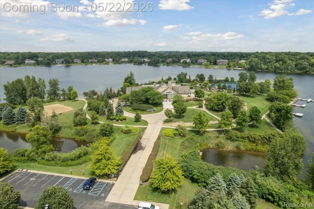 50371 LANGLEY Drive, Novi, MI 48374