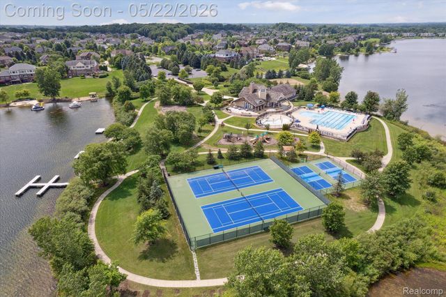 50371 LANGLEY Drive, Novi, MI 48374