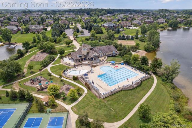 50371 LANGLEY Drive, Novi, MI 48374