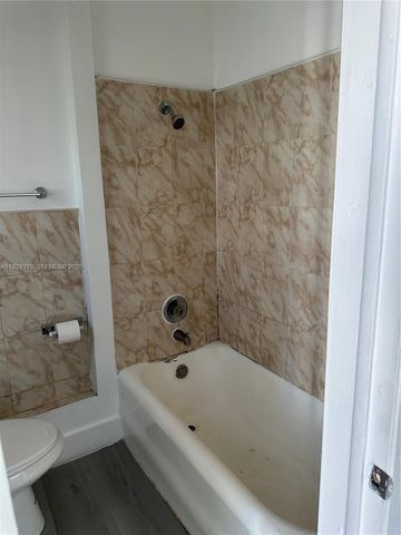 2765 NW 55th St 1, Miami, FL 33142