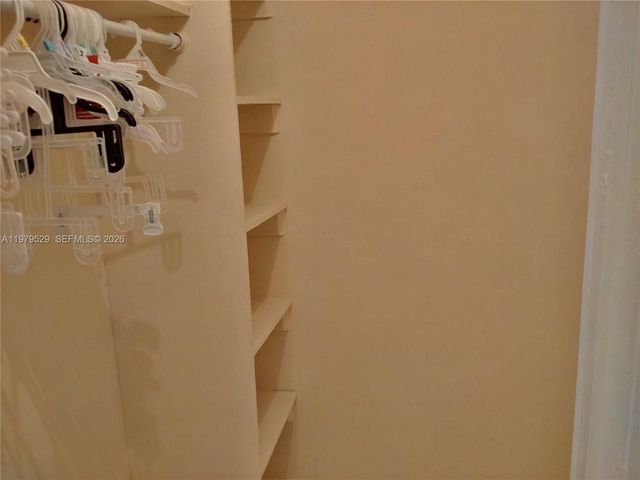 4160 NW 21st St 253-A, Lauderhill, FL 33313