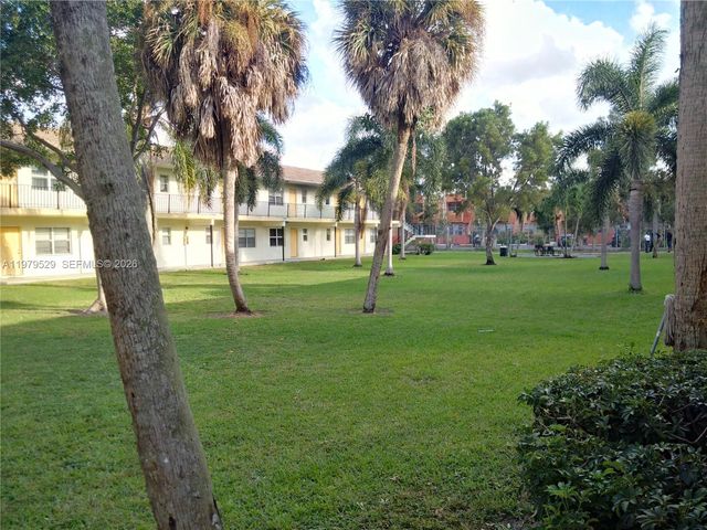 4160 NW 21st St 253-A, Lauderhill, FL 33313