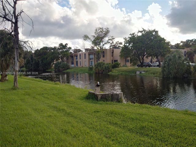 4160 NW 21st St 253-A, Lauderhill, FL 33313