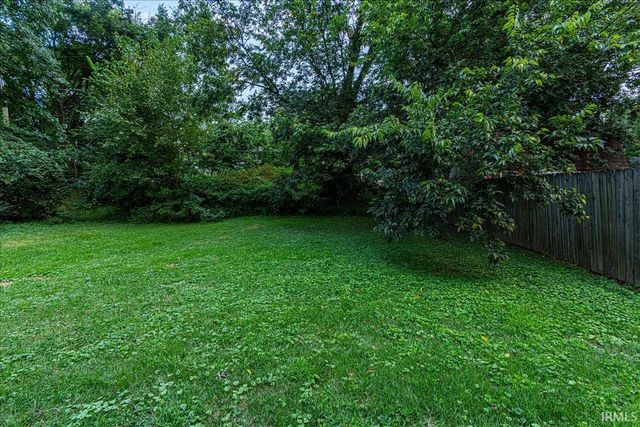 1129 E Chandler Avenue, Evansville, IN 47714
